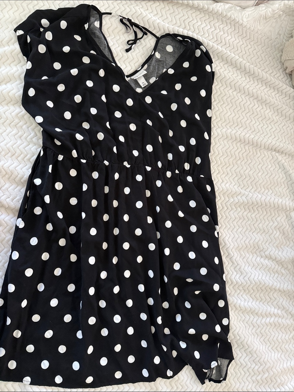 Ava & Viv Black and White Polka Dot V-Neck Dress